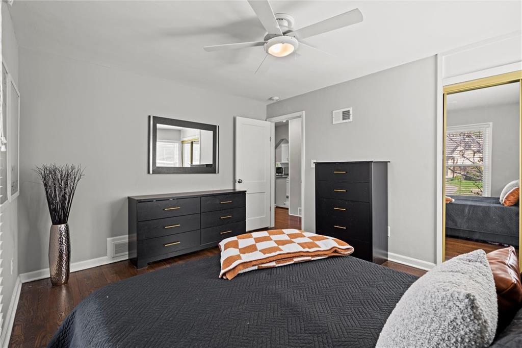 Listing images