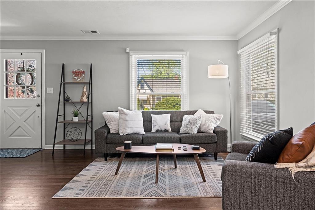 Listing images