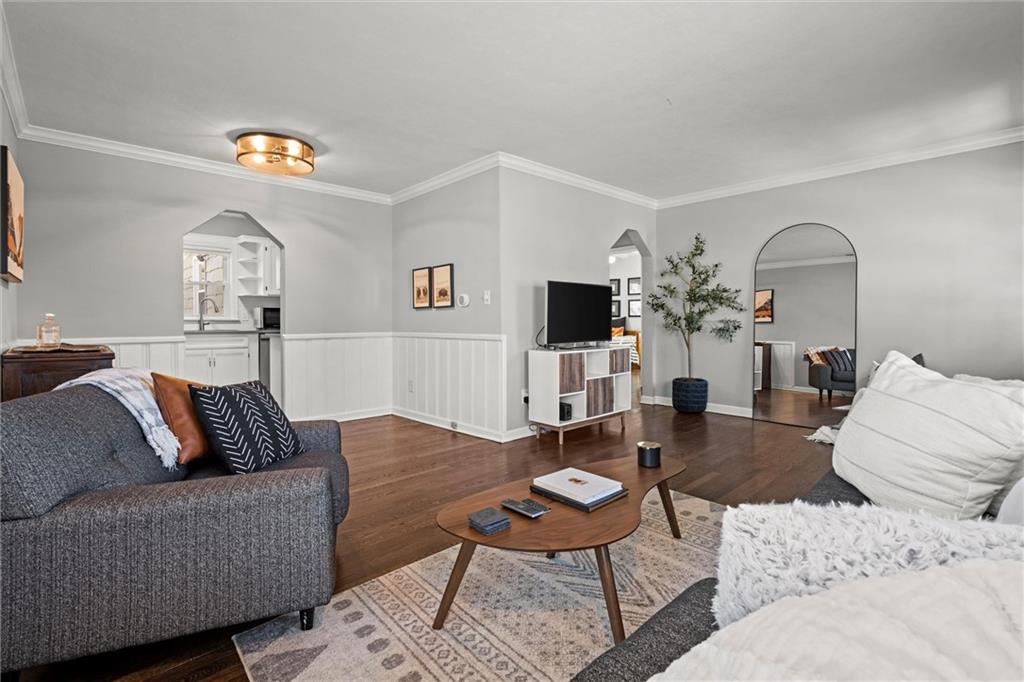 Listing images