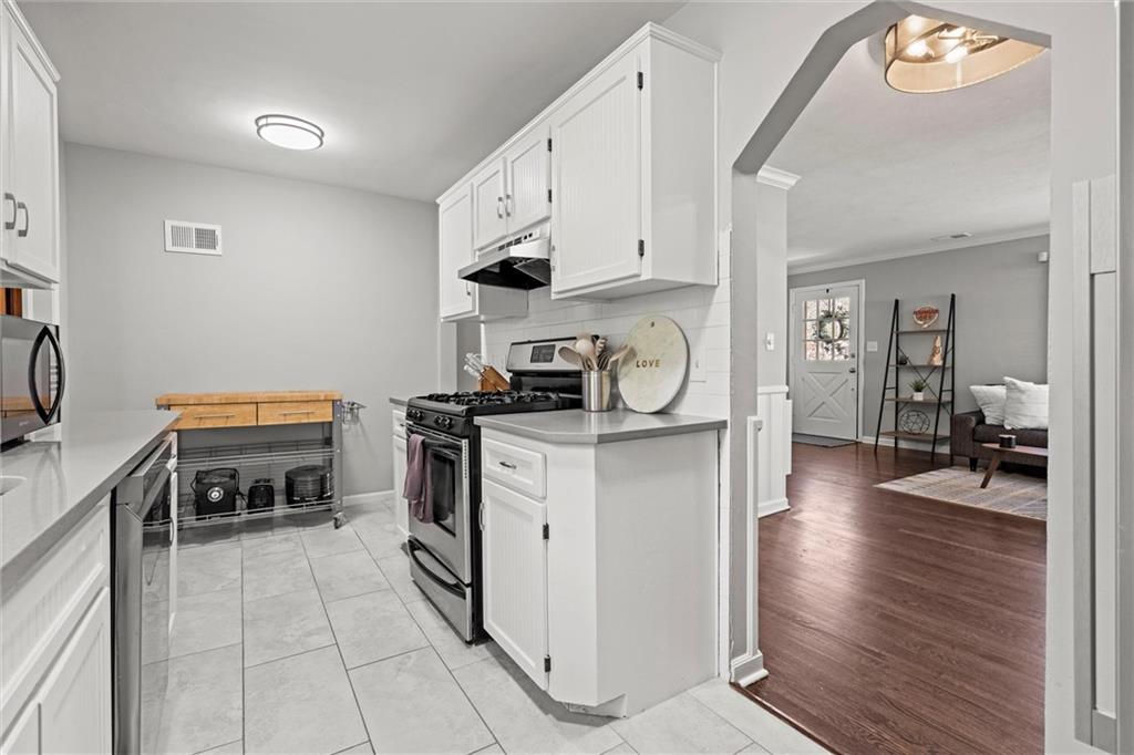 Listing images