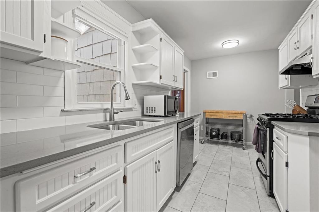 Listing images