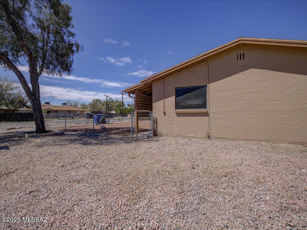 Listing images