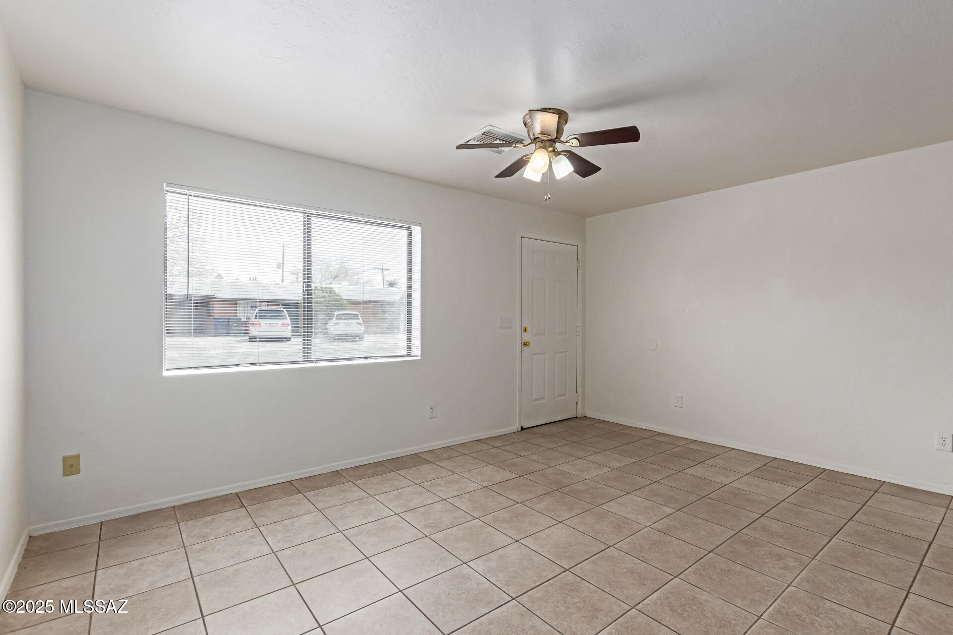 Listing images
