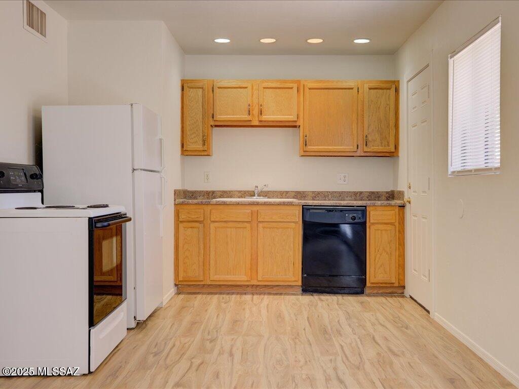 Listing images