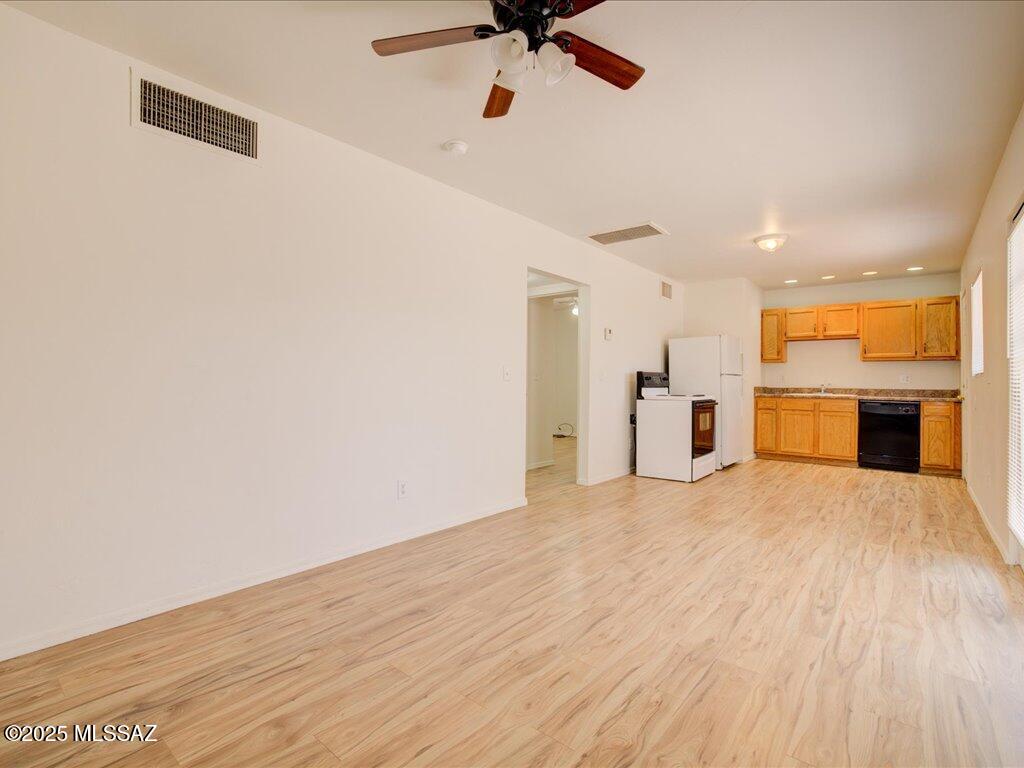 Listing images