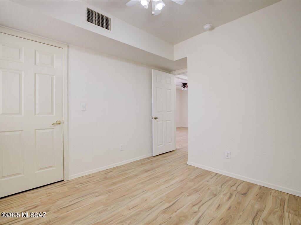 Listing images