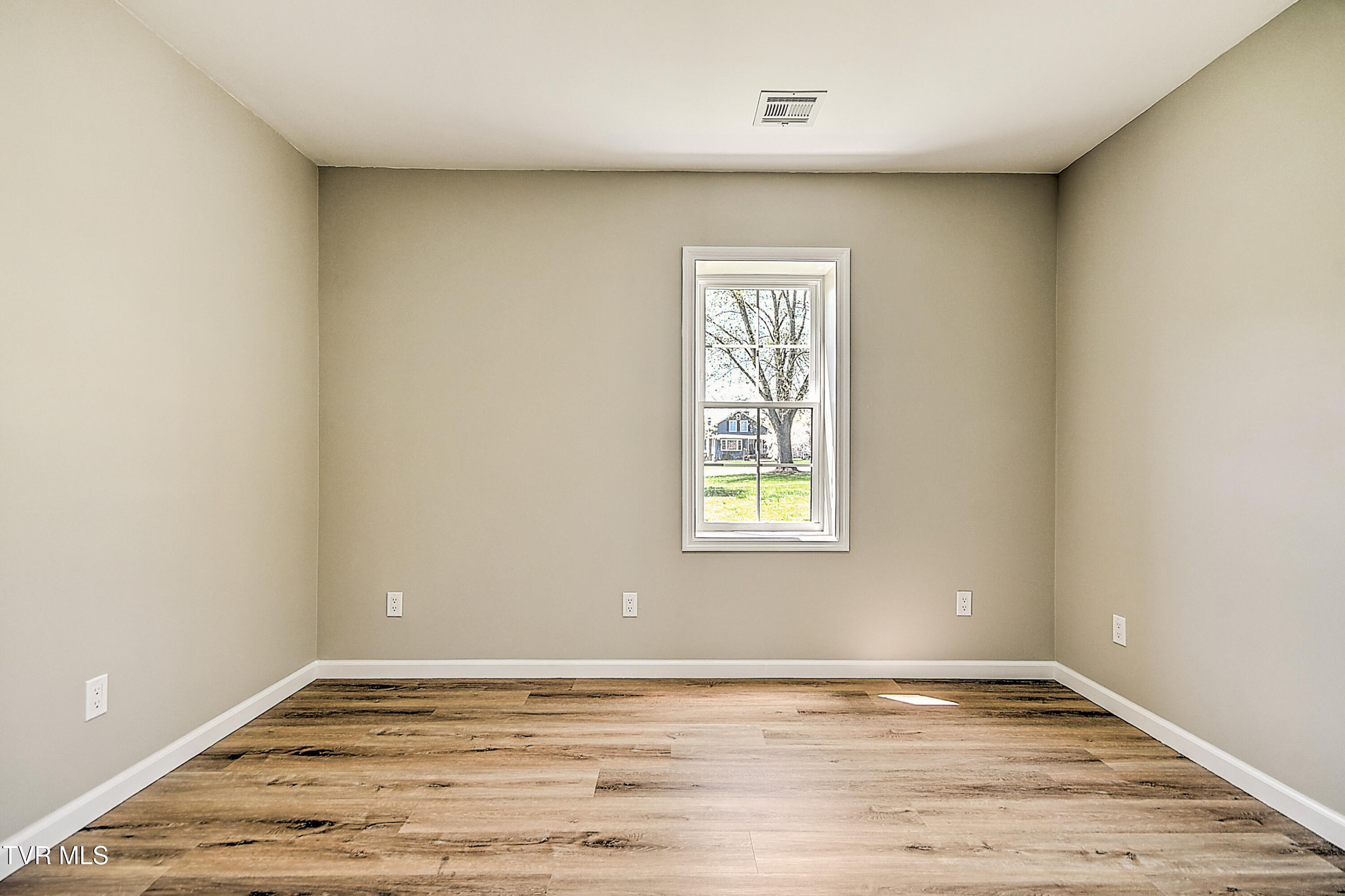 Listing images
