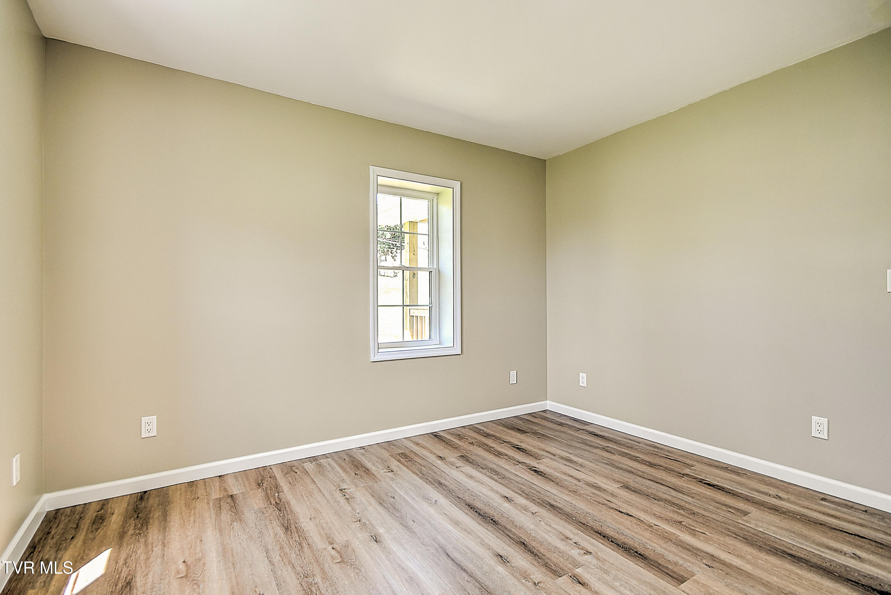Listing images