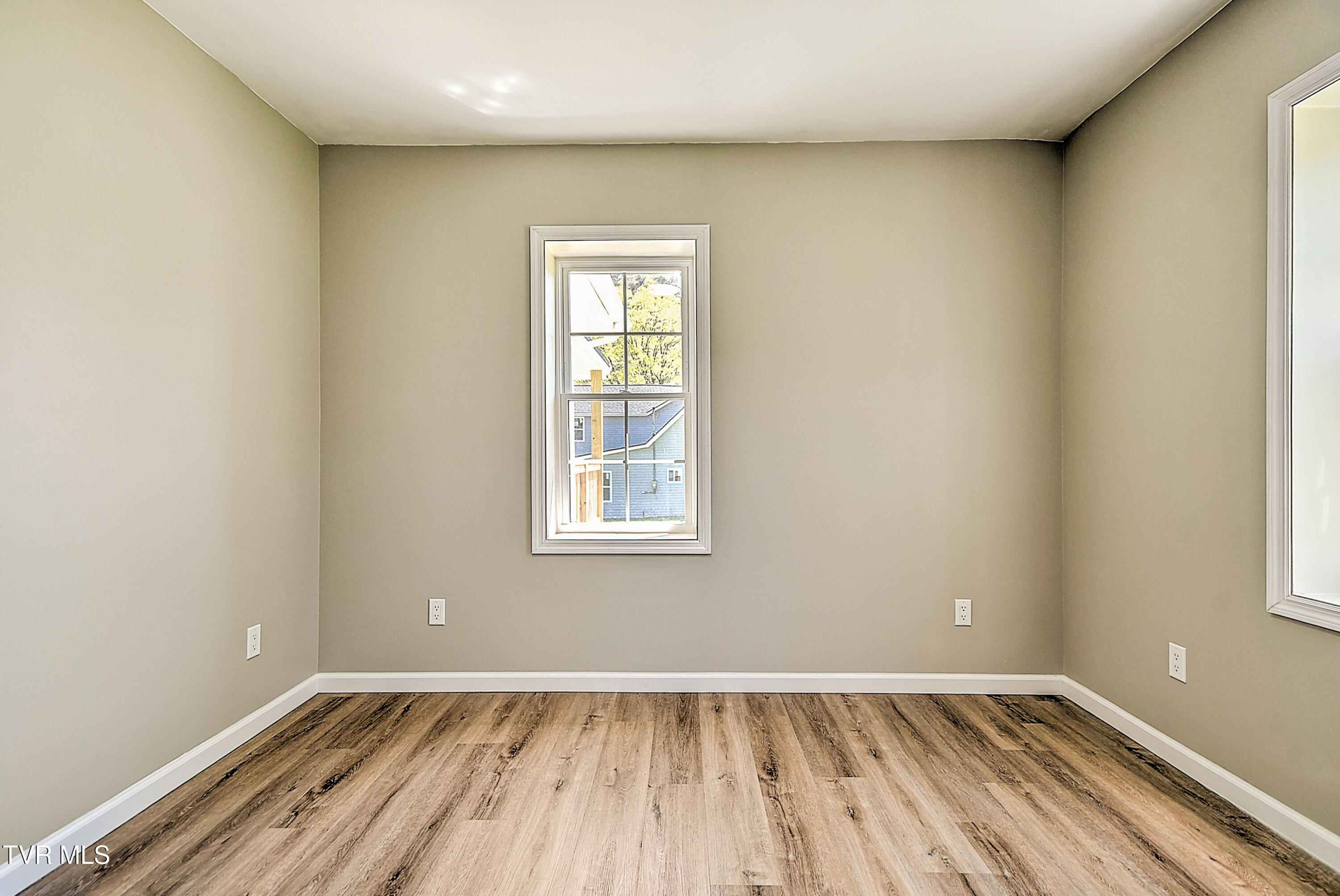 Listing images