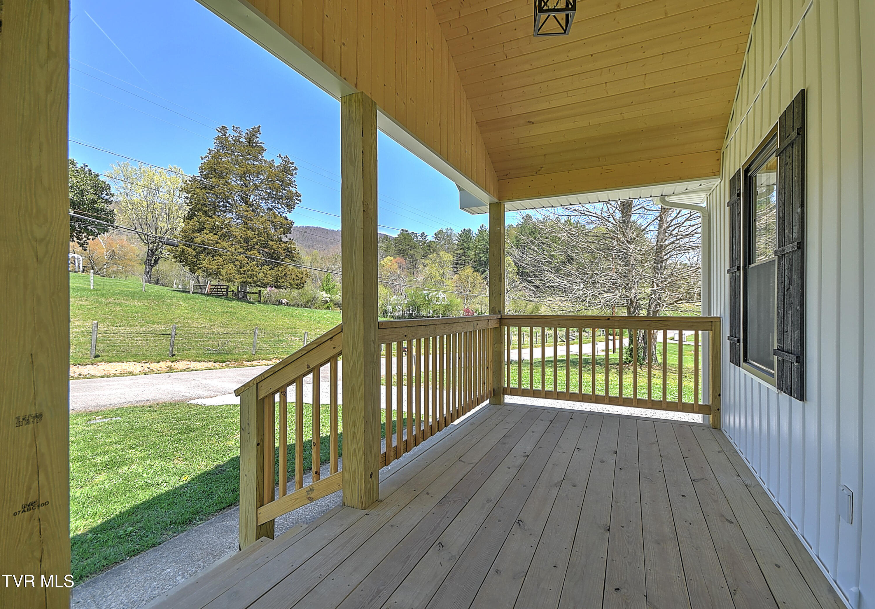 Listing images