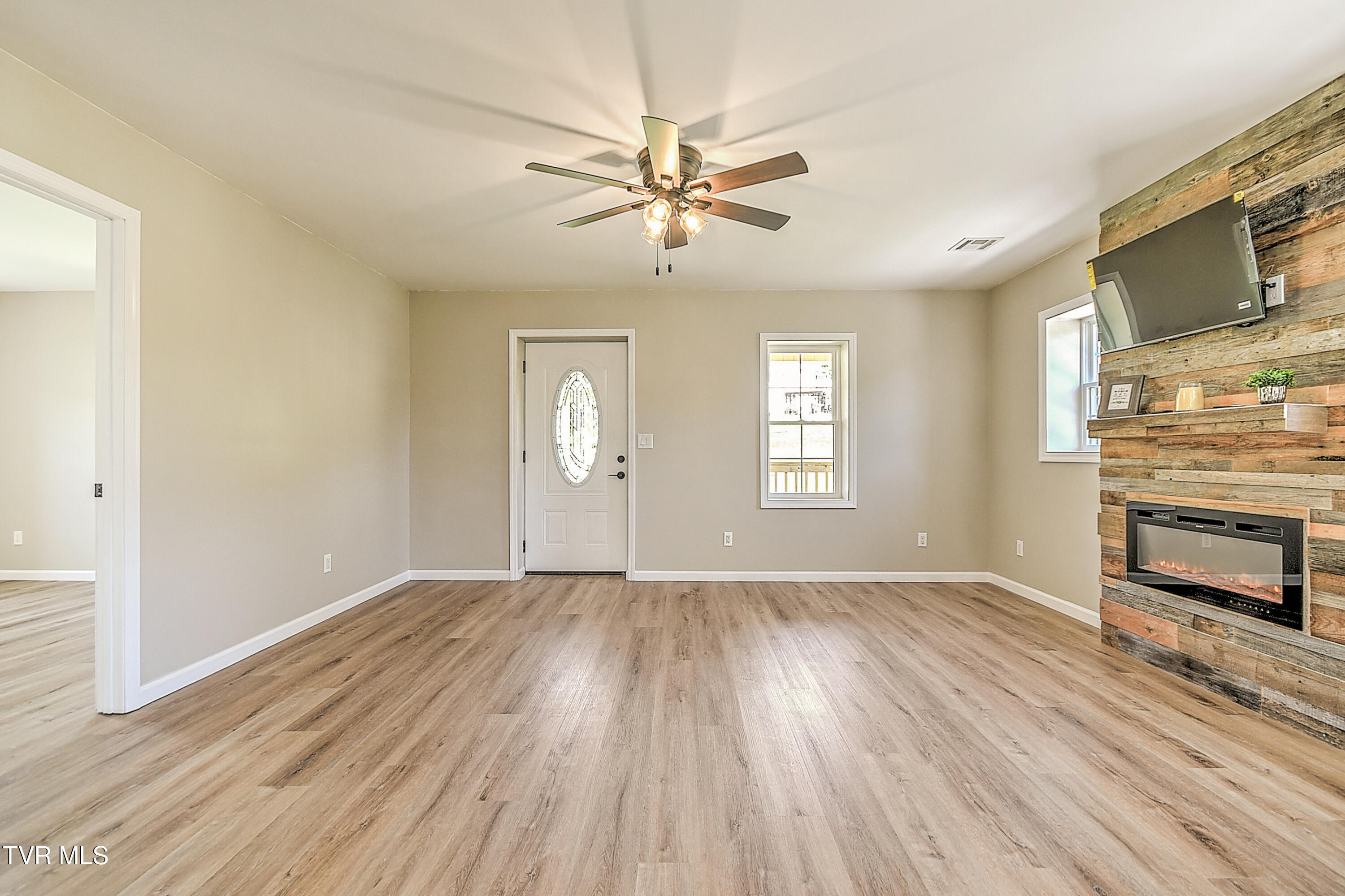 Listing images